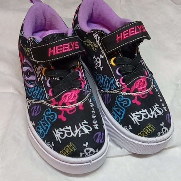 Heelys Other - Heelys youth skate shoes size 12